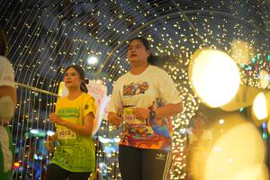 BIB: 50052, 504
                            <button type="button" onclick="openModal(21750435)" class="btn btn-primary btn-sm float-right btn-popup" data-toggle="modal" data-target=".modal-high-quality">
                        <i class="fas fa-shopping-cart"></i> Add to Cart
                    </button>
                                            <button type="button" onclick="isThisMe(21750435, true)" class="btn btn-success btn-sm float-right btn-popup btn-isme hidden" data-toggle="tooltip" data-placement="bottom" title="นี่คือรูปของคุณใช่ไหม คลิกที่นี่เพื่อเอาเข้าอัลบั้ม">
                        <i class="fas fa-plus"></i> Add to album
                    </button>
                    <button type="button" onclick="isThisMe(21750435, false)" class="btn btn-warning btn-sm float-right btn-popup btn-isnotme hidden">
                        <i class="fas fa-ban"></i> Remove from album
                    </button>